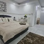 Pool View Studio Pet Friendly Siam Oriantal Tropical Pattaya Thailand