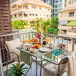 Ideally Located On Jomtien Phratamnak