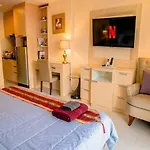 Ideally Located On Jomtien Phratamnak *