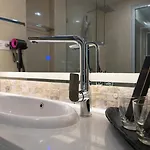 Garden Lagoon Pool With Balcony อพาร์ทเม้น