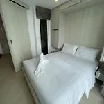 Beautiful 1 Bedroom With Big Balcony And Lagoon Pool *