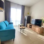 อพาร์ทเม้น High Floor Sea View 2 Bed *