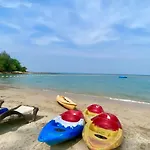 Wongamart Beach Access - Family Apartment