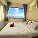 High Floor 2Br Sea View Prime Pattaya Location