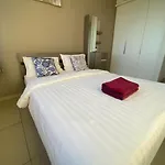 High Floor 2br Sea View Prime Location อพาร์ทเม้น Pattaya