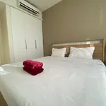 High Floor Sea View 2 Bed อพาร์ทเม้น *