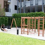 อพาร์ทเม้น High Floor 2br Sea View Prime Location *
