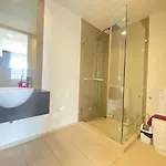High Floor Sea View 2 Bed อพาร์ทเม้น