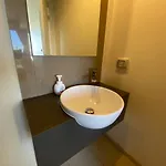 อพาร์ทเม้น High Floor 2br Sea View Prime Location Pattaya