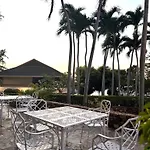 Beachfront 3br With Ocean-view Balcony อพาร์ทเม้น *