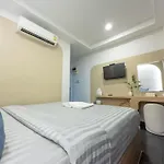 Hotel The Seathru Koh Larn Pattaya