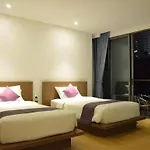 เดอะ ซีนเนอรี่ ซิตี้ โฮเต็ล