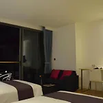 เดอะ ซีนเนอรี่ ซิตี้ โฮเต็ล