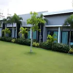 Sritrakul Place โรงแรม