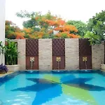Diamond Place Hotel