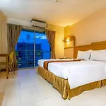 โรงแรม Eastiny Plaza 3*