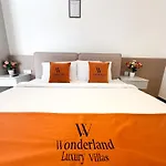 Wonderland Moonstone 4 Bedroom Luxury Pool