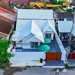 Wonderland Moonstone 4 Bedroom Luxury Pool วิลล่า