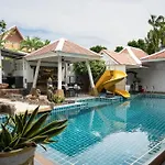 Wonderland Amethyst 5 Bedroom Luxury Holiday home *