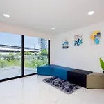 Wonderland Sapphire 8 Bedroom Luxury Holiday home *