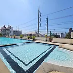 M&M Rooftop Pattaya