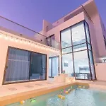Holiday home Wonderland Sapphire 8 Bedroom Luxury
