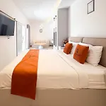 Wonderland Moonstone 4 Bedroom Luxury Pool วิลล่า Pattaya