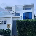 Wonderland Sapphire 8 Bedroom Luxury *