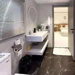 Wonderland Moonstone 4 Bedroom Luxury Pool วิลล่า Pattaya