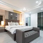 Wonderland Amethyst 5 Bedroom Luxury Holiday home *