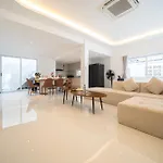 Wonderland Moonstone 4 Bedroom Luxury Pool