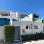 Wonderland Sapphire 8 Bedroom Luxury Holiday home