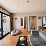 อพาร์ทเม้น The Base Sea View *