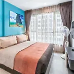 One Bedroom With Pool View At The Base Near Festival * Pattaya