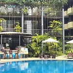 โรงแรม บารอน บีช