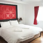 Pook Swan House Hotel