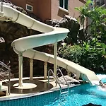 Atlantis Jomtien อพาร์ทเม้น *