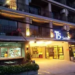 Hotel T5 3*