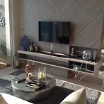 อพาร์ทเม้น Everyday Beachfront Stylish Luxury Jomtien *