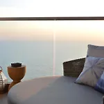 Everyday Beachfront Stylish Luxury Jomtien อพาร์ทเม้น Pattaya