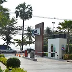 Everyday Beachfront Stylish Luxury Jomtien อพาร์ทเม้น