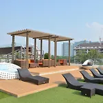 อพาร์ทเม้น Everyday Beachfront Stylish Luxury Jomtien Pattaya