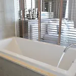 Everyday Beachfront Stylish Luxury Jomtien อพาร์ทเม้น Pattaya