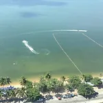 อพาร์ทเม้น Everyday Beachfront Stylish Luxury Jomtien Pattaya