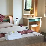 Shagwell Mansions 3*
