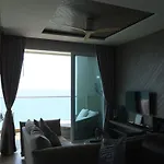 Cetus Beachfront Pattaya Condo
