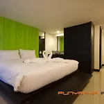 โรงแรม Punyapha Place Pattaya