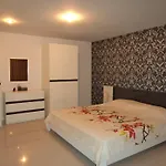 1 Bedroom Near Wong Amat Beach For Rent 103