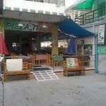 Pizza Italy Restaurant And บ้านพัก Pattaya