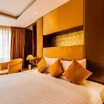 โรงแรม Nova Gold 4*